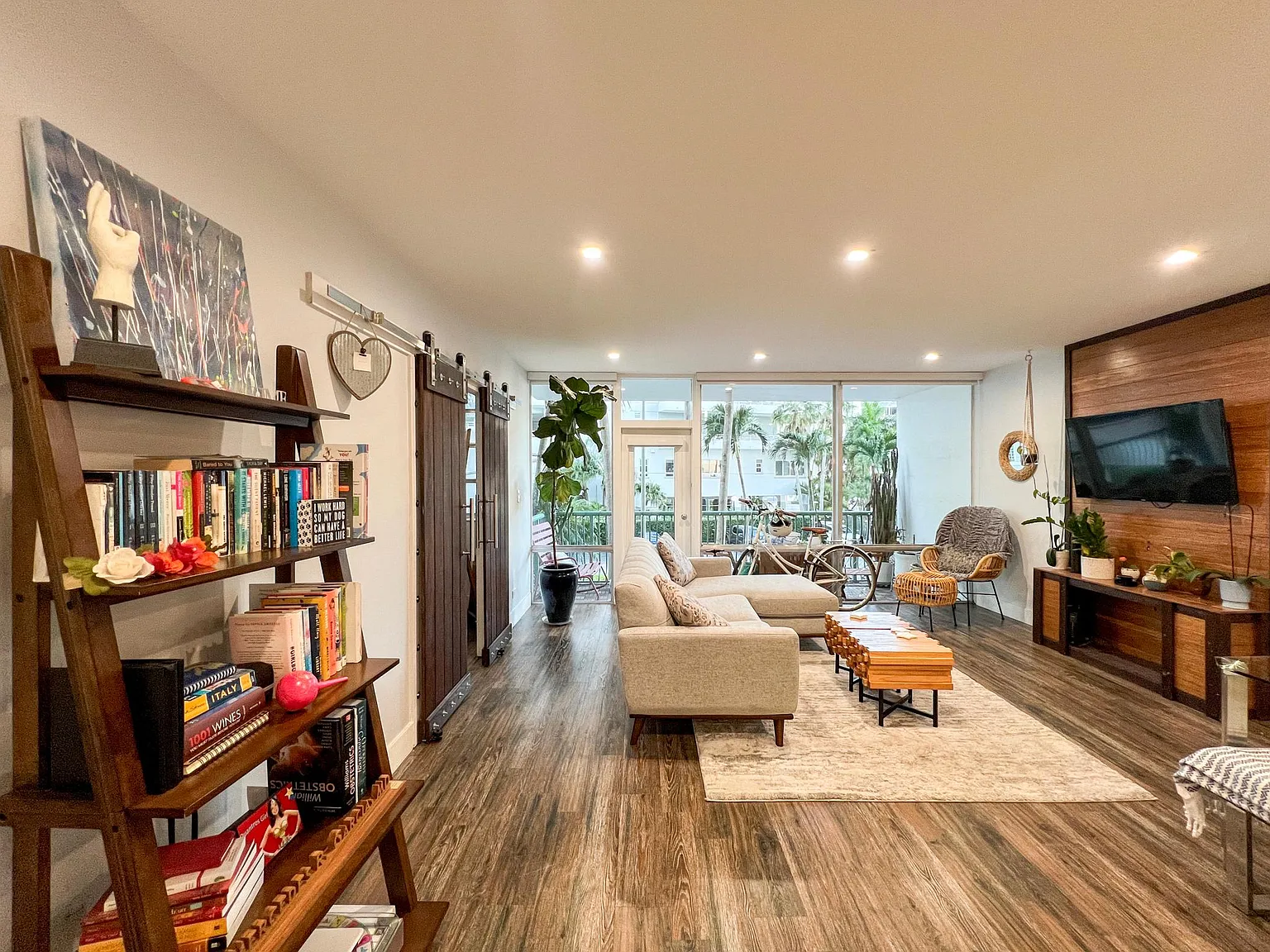 1408 Brickell Bay Dr — Photo 2
