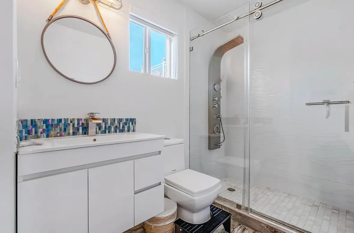 3 bed, 2.5 bath, 1568 sqft, $5,000 — Photo 3