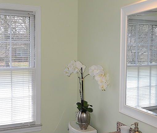 Hall bath granite counter