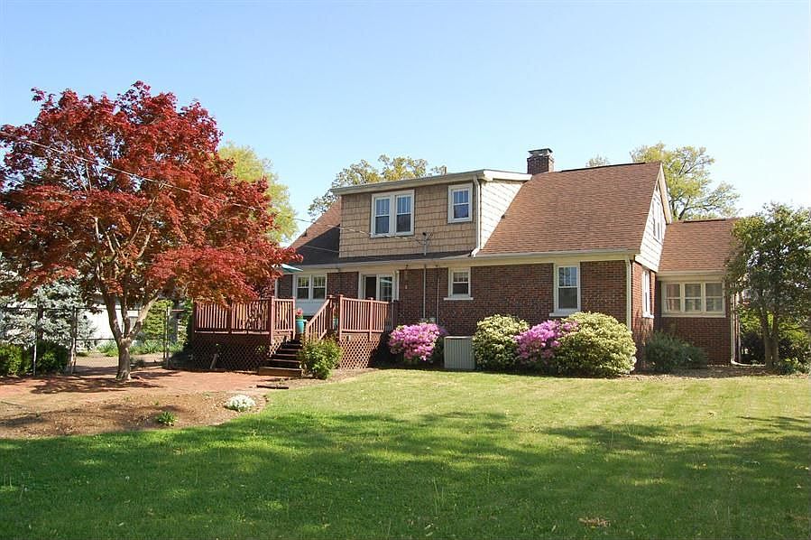 1st image of 2126 E Blackford Ave