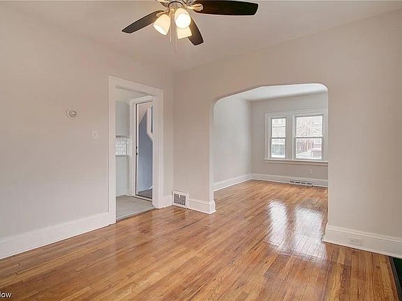 4th image of 1567 W 116th St