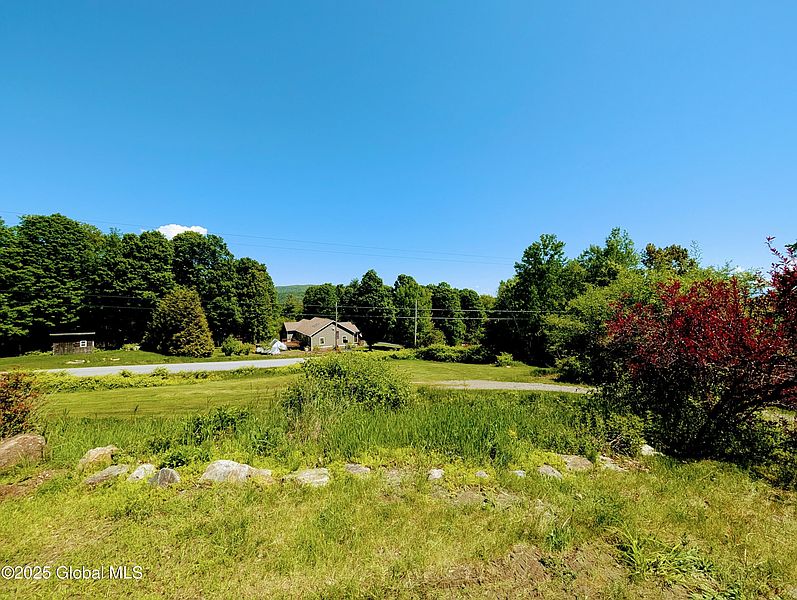 3rd image of 258 Middle Road