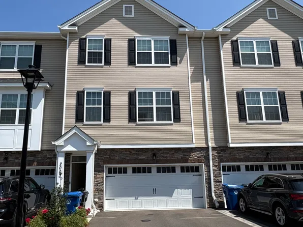 2003 Evans Ln, Middletown, NJ 07748