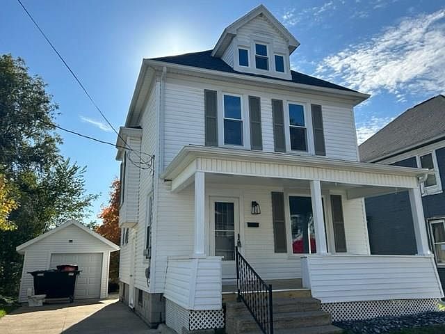 1st image of 605 Evergreen St