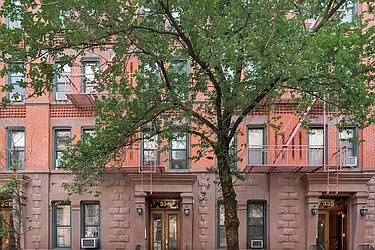332 East 77th Street in Lenox Hill