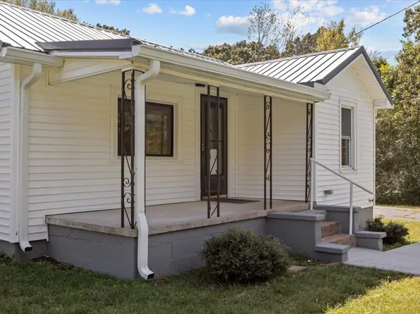 222 Stigall St, Camden, TN 38320