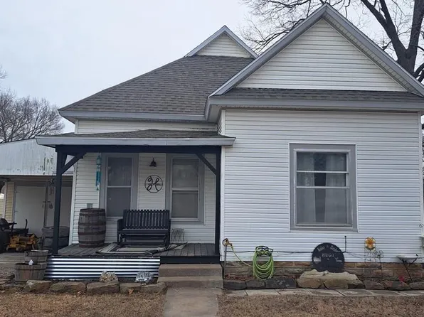 203 W 5th St, Longton, KS 67352