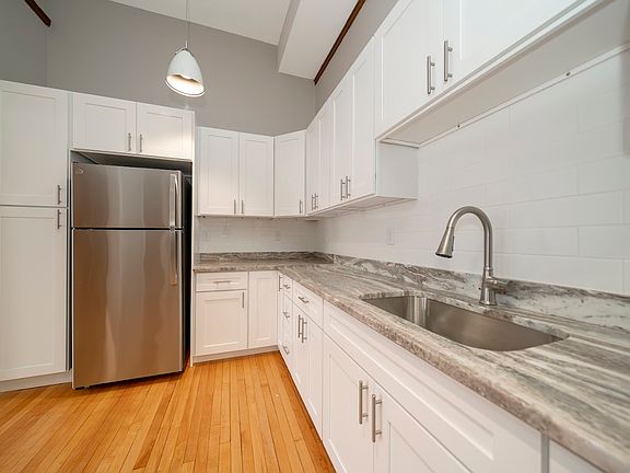 4th image of 36 Prospect St #201