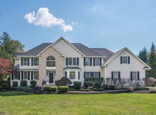7 Ursula Ct, Mendham, NJ 07945