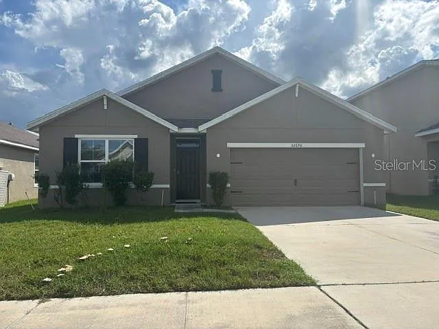 4 bed, 2.0 bath, 1846 sqft, $2,300 — Photo 1