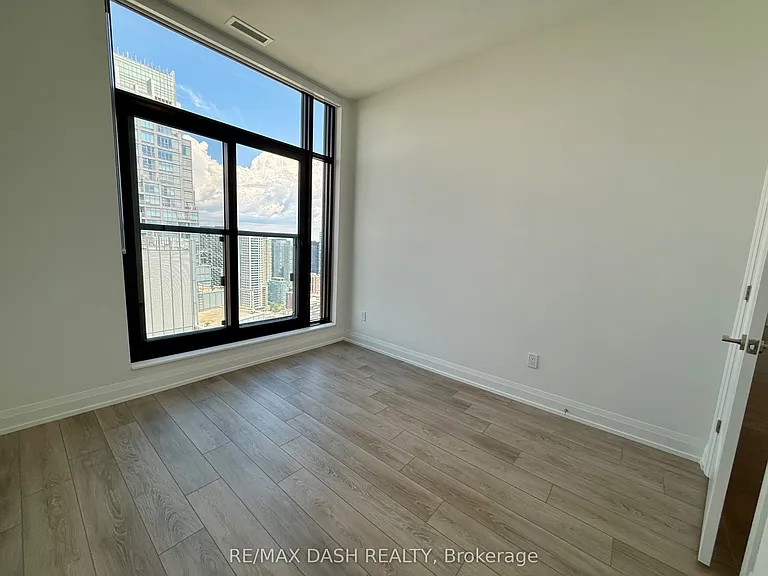 20 Soudan Ave #Penthouse 06 — Photo 20