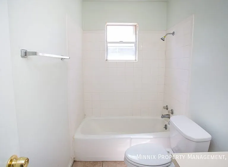 4644 52nd St #B — Photo 13