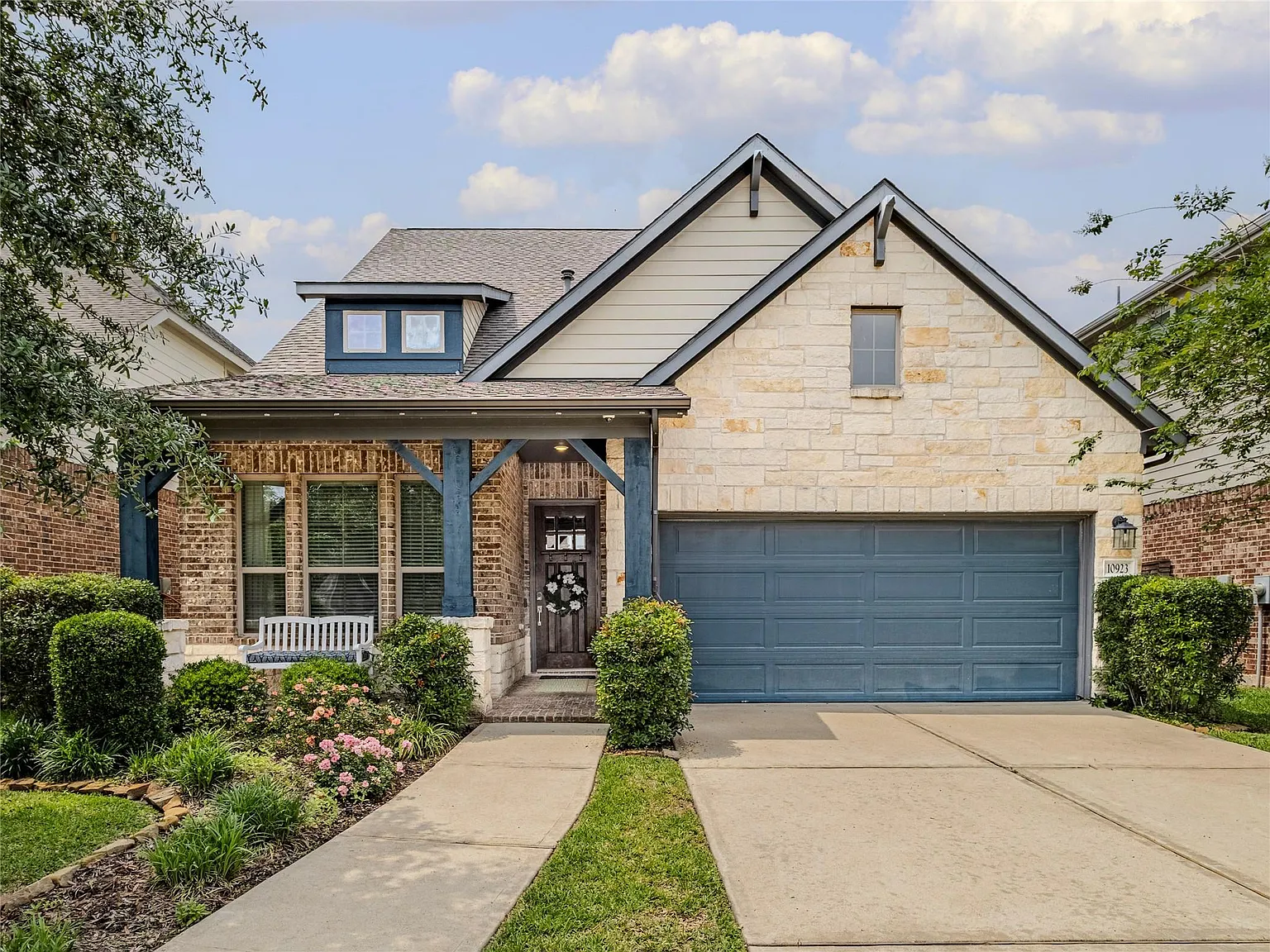 4 bed, 4.0 bath, 2854 sqft, $3,500 — Photo 1
