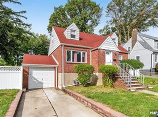 1015 Jassamine Way, Fort Lee, NJ 07024