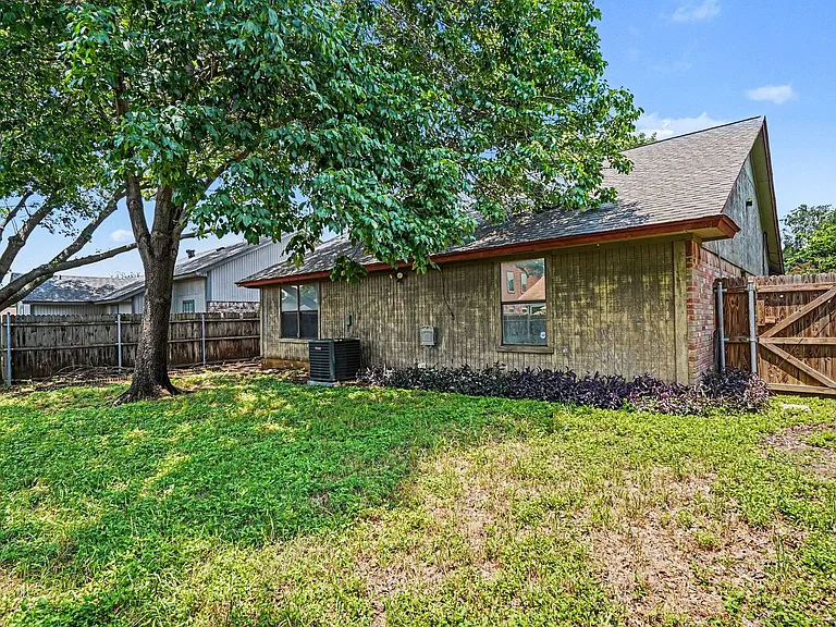 4648 Birchbend Ln — Photo 15