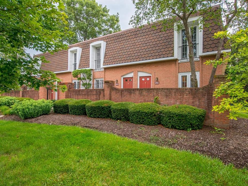 1st image of 2892 Chateau Cir