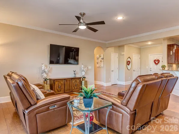 6605 Central Pacific Ave Unit 302, Charlotte, NC 28210