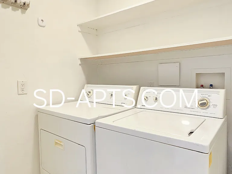 3926 1/2 California St — Photo 39