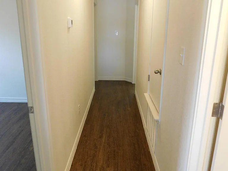 1519 Justin Loop #A — Photo 9