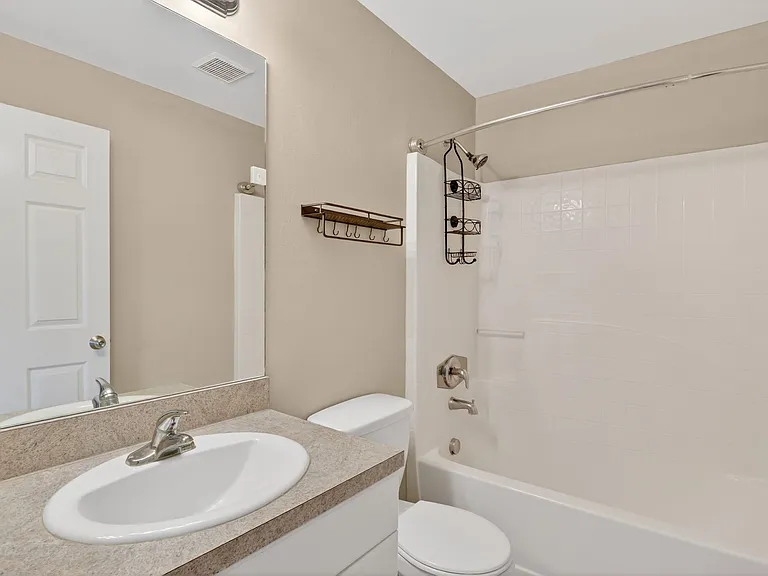 848 Holmes Ave — Photo 16