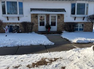 2719 S Wheatfield Dr, Appleton, WI 54915