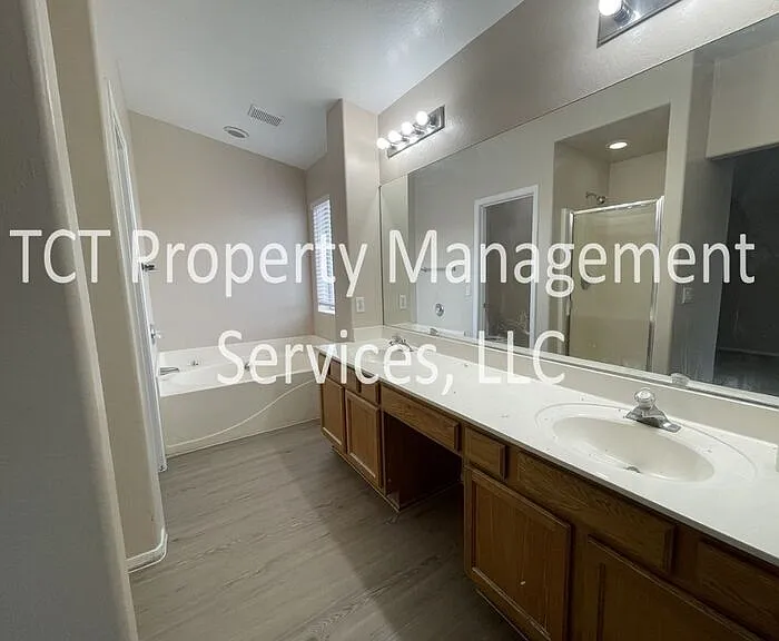 10995 W Rio Vista Ln — Photo 8