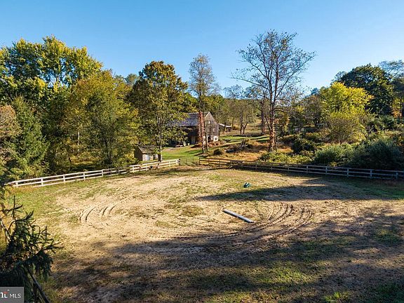 5th image of 2275 Strasburg Rd