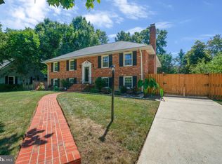 2107 Stirrup Ln, Alexandria, VA 22308
