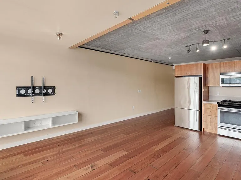 1926 W Burnside St NE #1510 — Photo 6