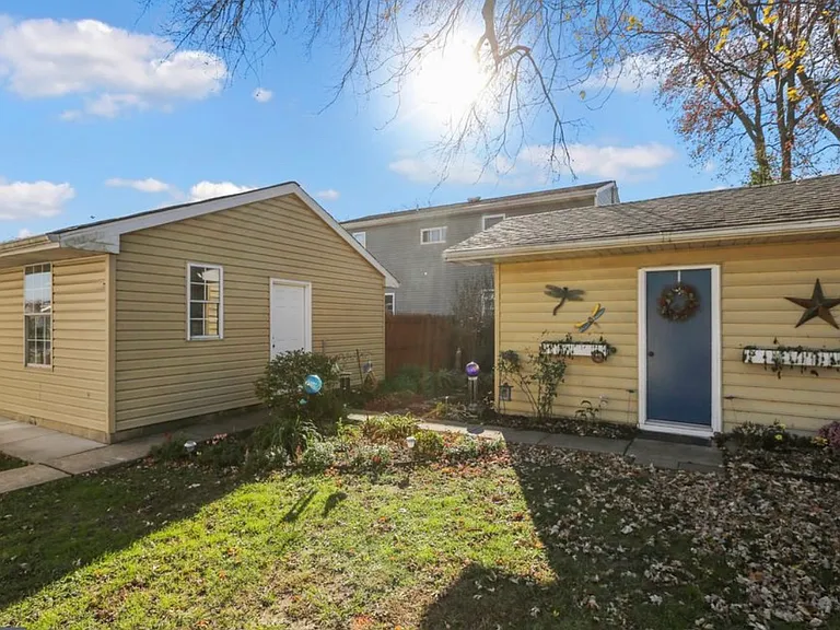 7808 Harbor Rd — Photo 5