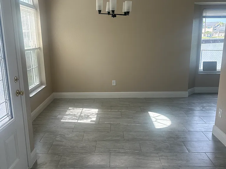 2327 Harbor Town Dr — Photo 2