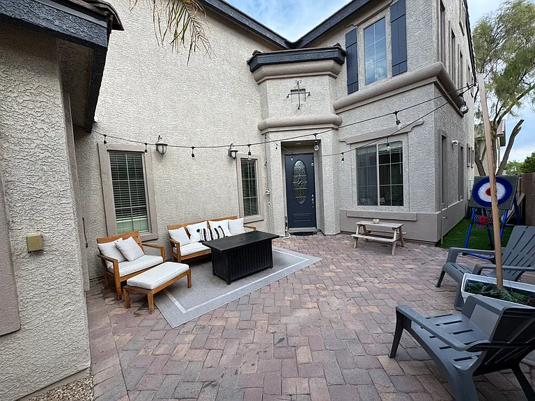 3913 Lower Saxon Ave — Photo 2