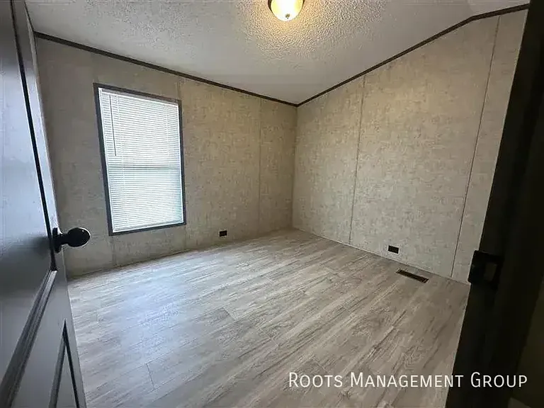 310 Scobey Ave #304 — Photo 14