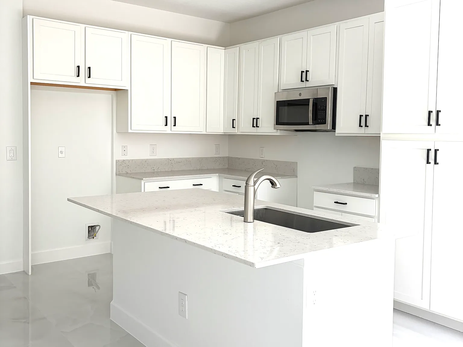 3 bed, 2.5 bath, 1708 sqft, $3,200 — Photo 4