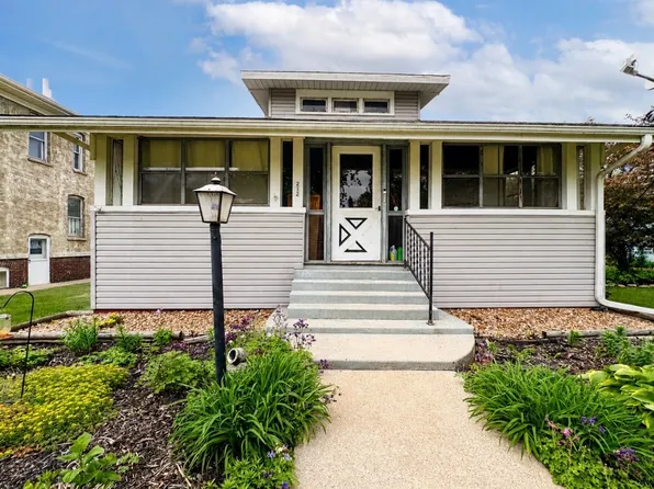 212 Tinley Ave, Depue, IL 61322