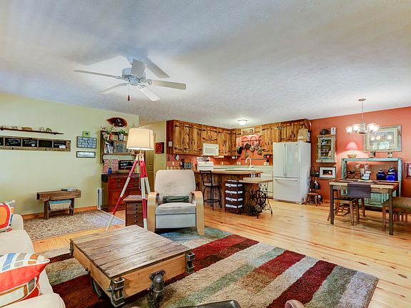 3rd image of 194 Norris Shores Ln