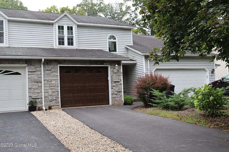 2nd image of 61 Woodside Drive