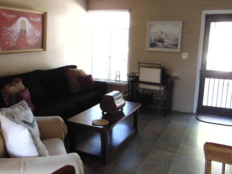 445 S Paseo Sarta #B — Photo 4