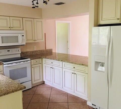 3rd image of 32 Beachway Dr