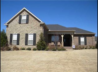 5668 E Saint Candridge Dr, Fayetteville, AR 72703