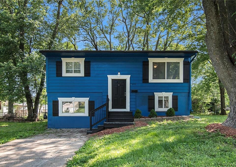 1st image of 18503 E Shoshone Dr