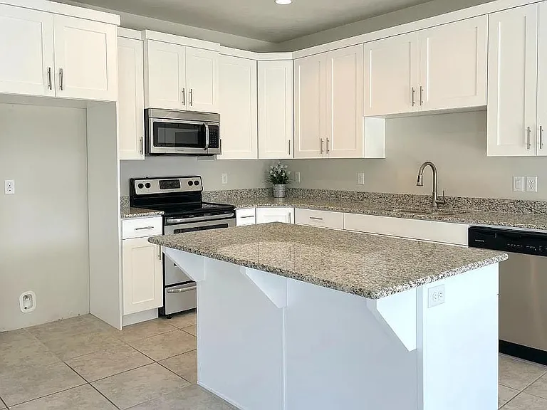 3971 Bella Vista Dr — Photo 2