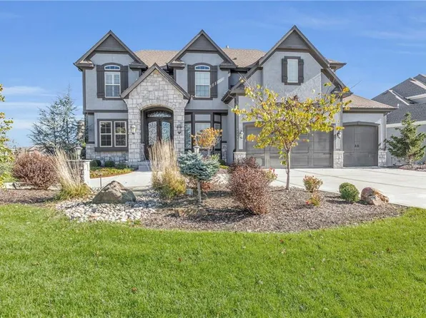 15753 Chadwick St, Overland Park, KS 66224
