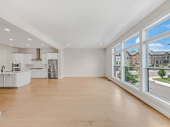5th image of 4571 Tanoak Way