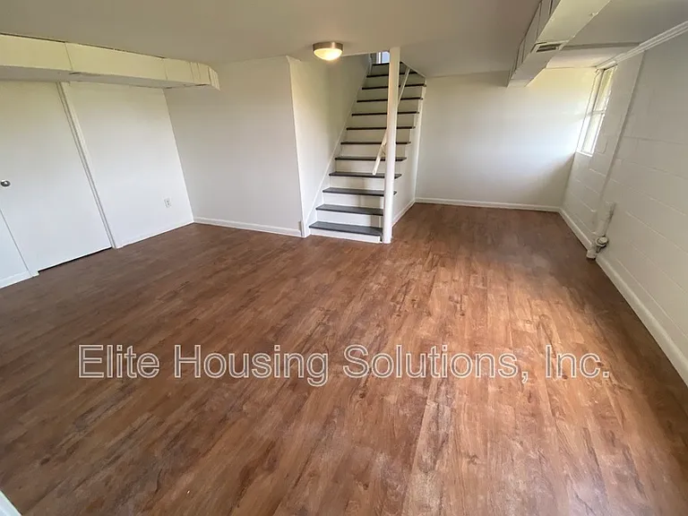 890 N 10th St — Photo 15