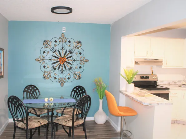 3531 Tall Pine Way #D2, Greenacres, FL 33463