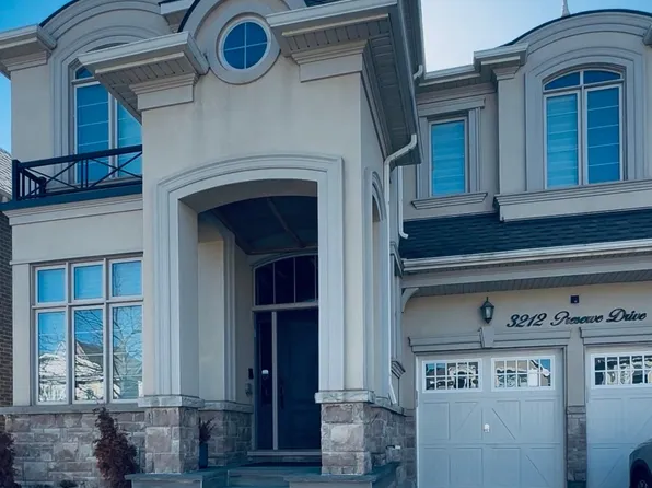 3212 Preserve Dr, Oakville, ON L6M 0W6