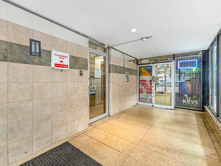 433 Jarvis St — Photo 19