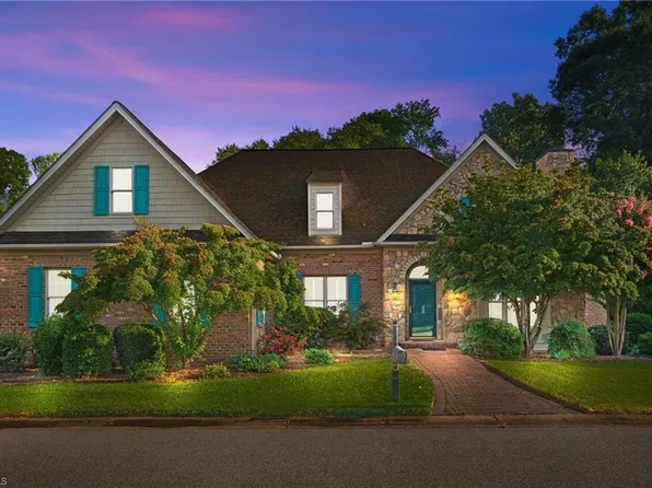225 Coventry Park Ln, Winston Salem, NC 27104