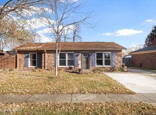 6001 Larkgrove Dr, Louisville, KY